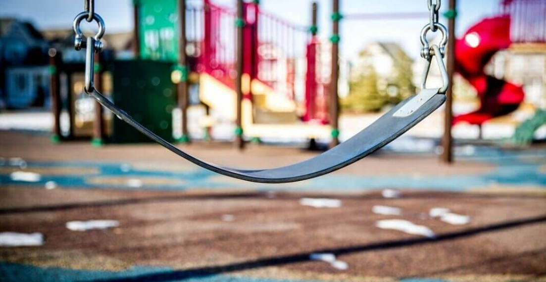 В Степногорске устранили дефекты на 35-ти детских площадках