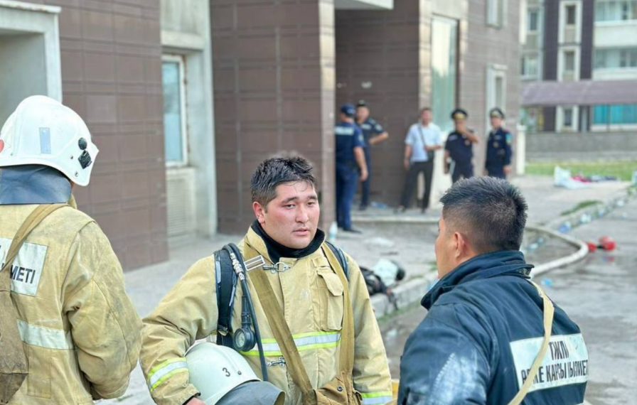 Аким Алматы выразил соболезнования родителям женщины, погибшей после пожара