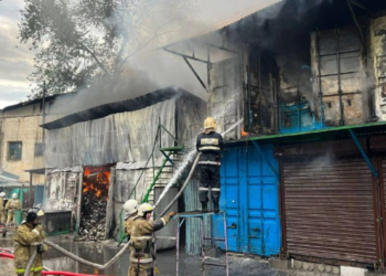 Пожар на складах в Алматы ликвидирован