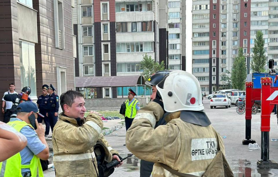 Пострадавшие от пожара квартиры в многоэтажке Аккента будут восстановлены застройщиком
