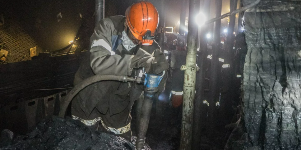 В Казахстане загорелась шахта с 227-ю горняками