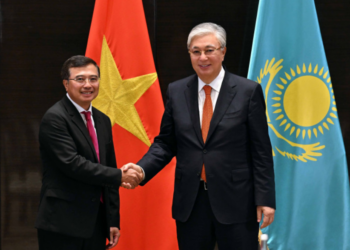 Президент Казахстана принял председателя директоров компании Petrovietnam