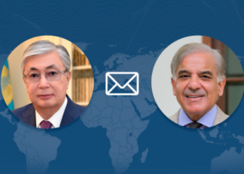 Токаев поздравил премьер-министра Пакистана с Днем независимости