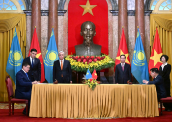 Между Казахстаном и Вьетнамом подписаны 12 документов