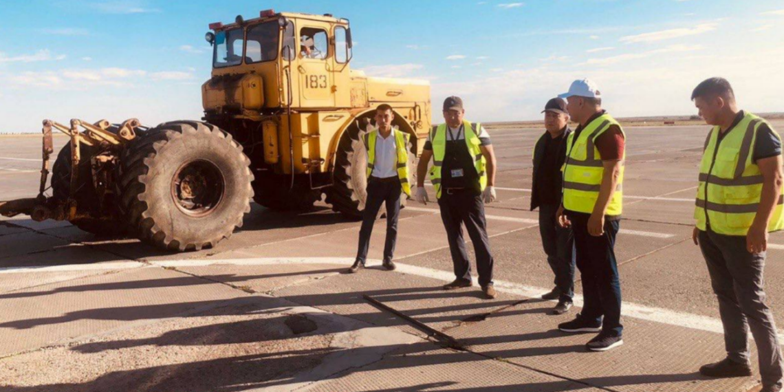В аэропорту Актобе заменят тысячу плит