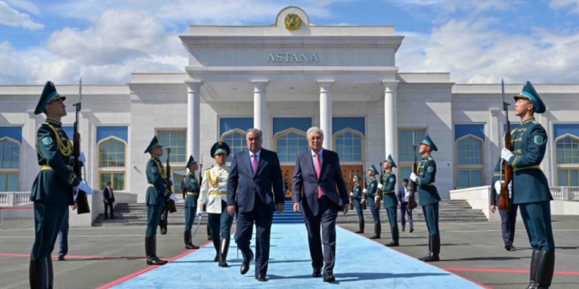 Токаев обратился к Рахмону с поздравлениями по случаю Дня независимости