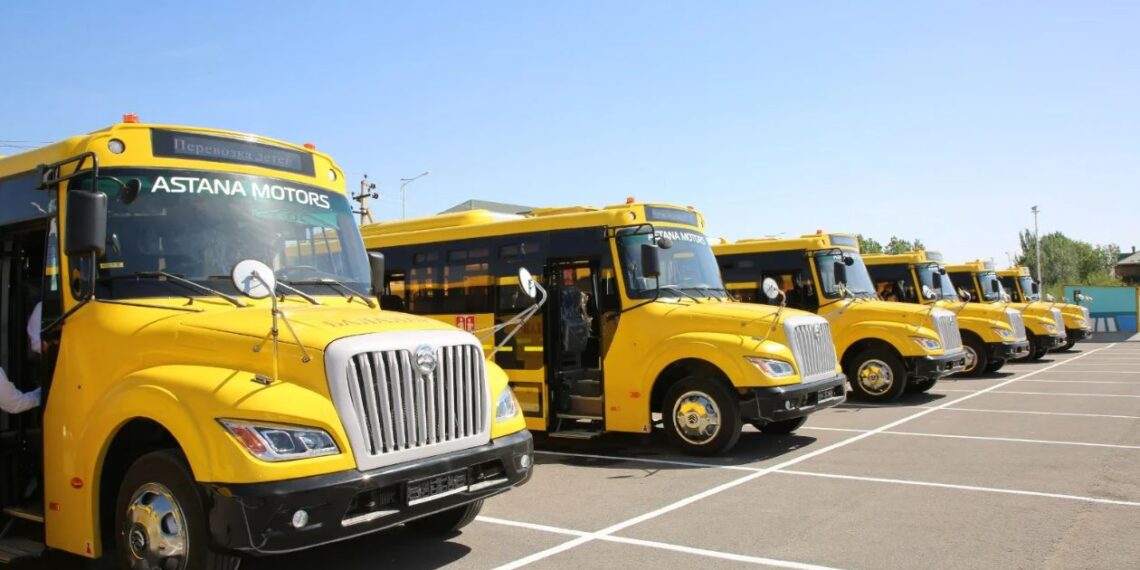 В Кызылорду прибыли первые 30 автобусов и общей партии в 150 машин