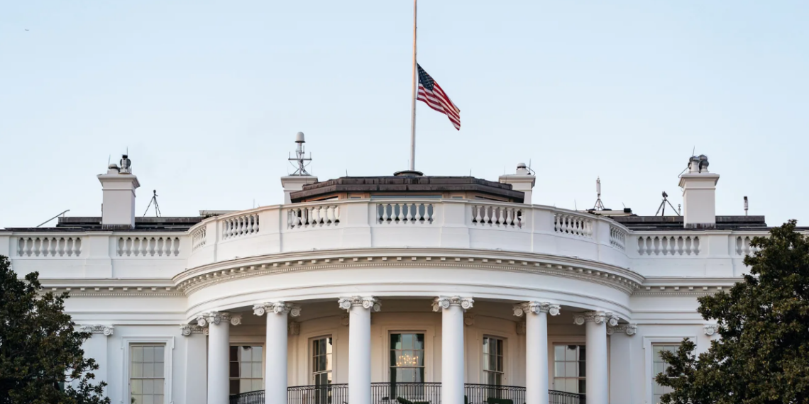 Запад опасается потери лидерства США в оказании Украине помощи