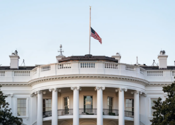 Запад опасается потери лидерства США в оказании Украине помощи