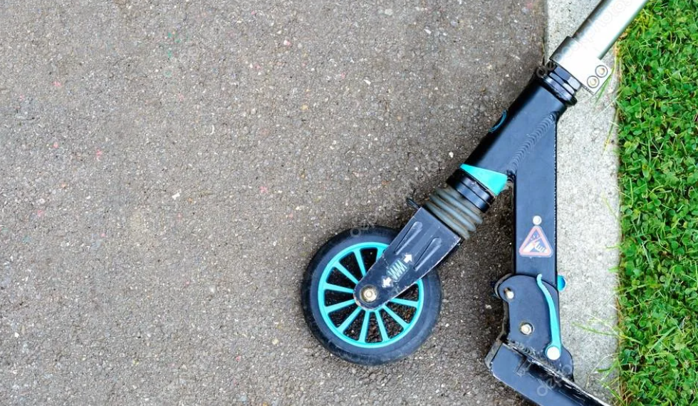 Подросток погиб под колесами грузового автомобиля