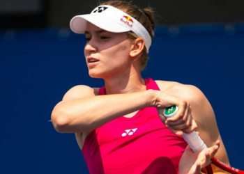 Теннисистка Елена Рыбакина прошла в полуфинал турнира в КНР