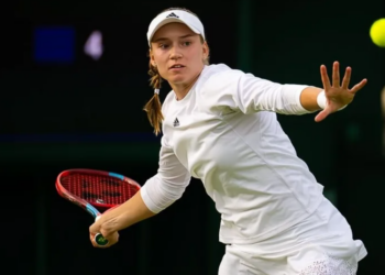 Теннисистка Елена Рыбакина прошла в третий круг турнира в Пекине