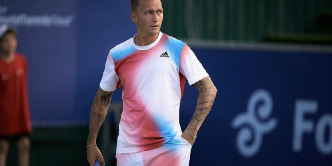 Теннисист Денис Евсеев прошел во второй круг турнира в Швеции