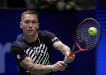 Теннисист Денис Евсеев выбыл из «Челленджера» в Испании