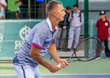 Теннисист Денис Евсеев успешно стартовал на турнире в Португалии