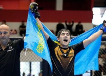 Ерсултан Шакенбай стал трехкратным чемпионом мира по ММА