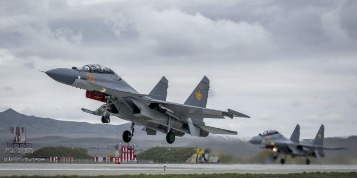 В Казахстане предпочли российские самолеты СУ-30СМ французским Rafale