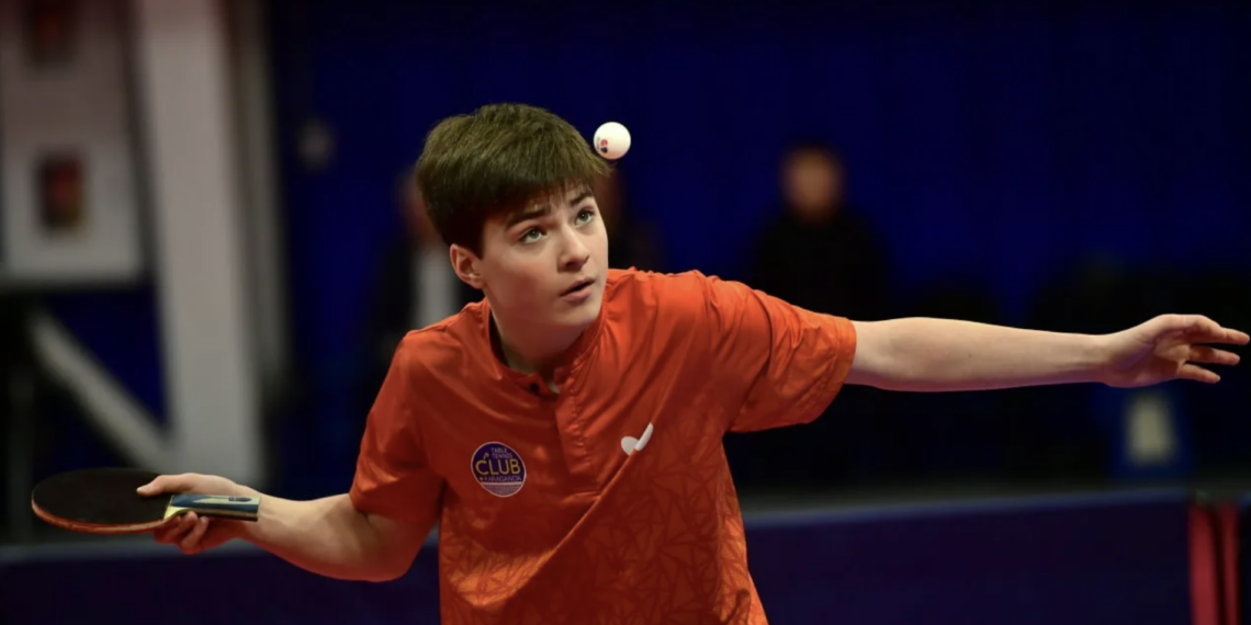 Теннисист Алан Курмангалиев прошел в 1/8 финала молодежного ЧМ
