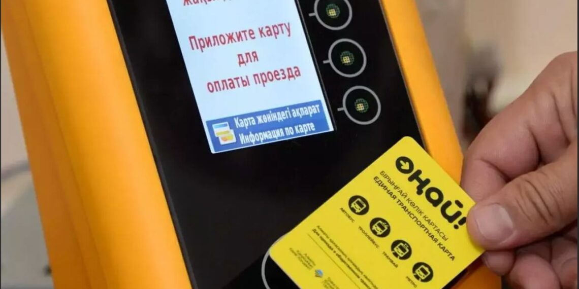 В Казахстане повсеместно ввели электронную оплату за проезд в автобусах