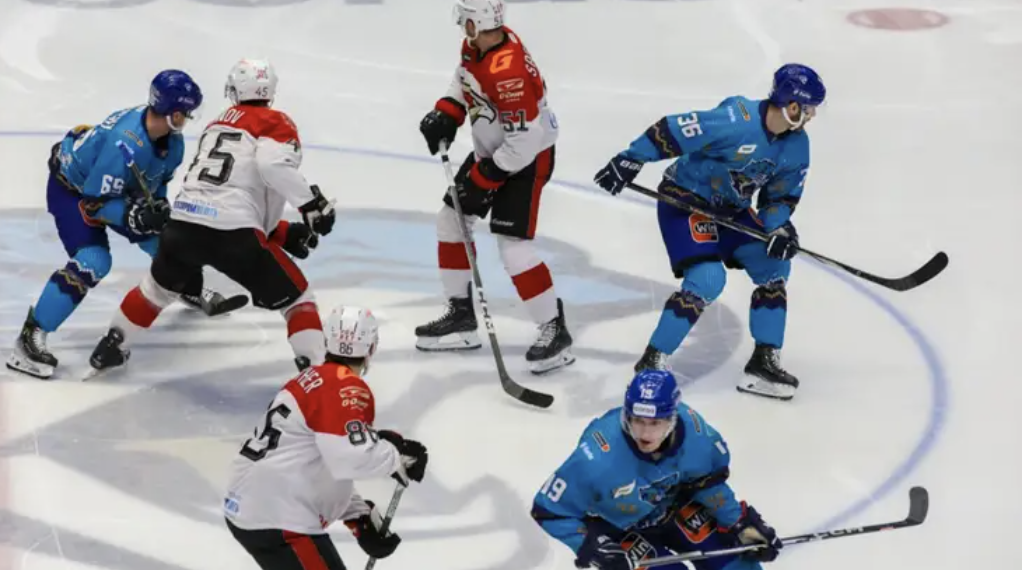 Казахстанский «Барыс» одолел омский «Авангард» в матче Континентальной хоккейной лиги