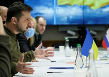 Запад склоняет Украину к миру на невыгодных для нее условиях