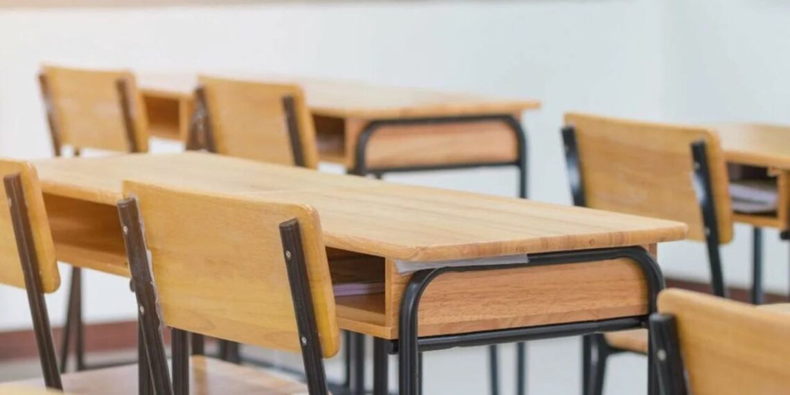 В школах и колледжах Алматы отменили занятия первой смены