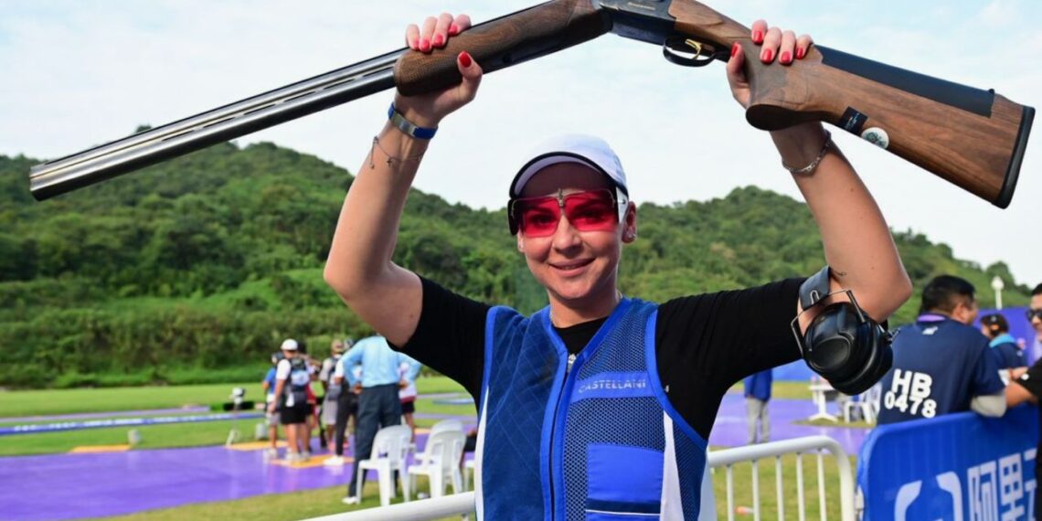 Мария Дмитриенко стала первой на этапе Кубка мира по стендовой стрельбе