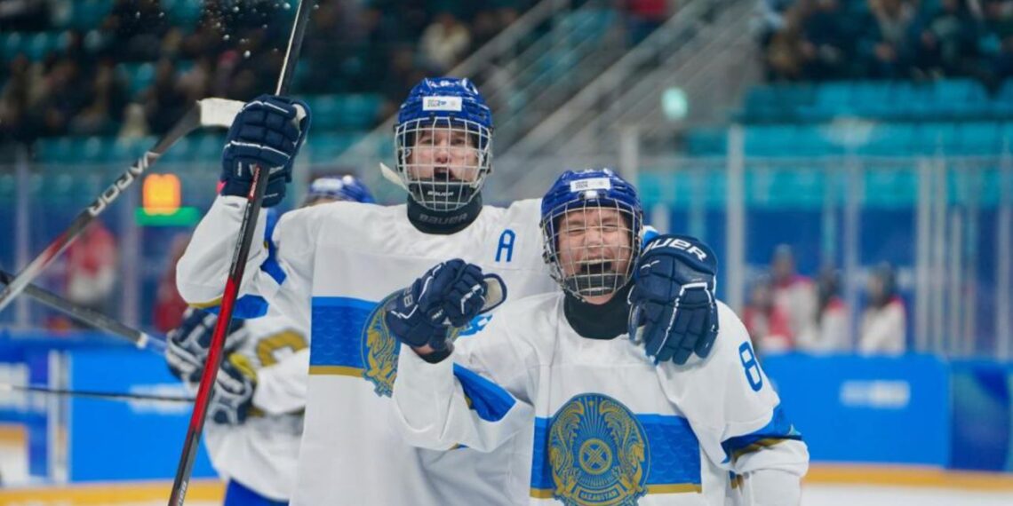 Казахстанские хоккеисты принесли стране третью медаль юношеской Олимпиады-2024