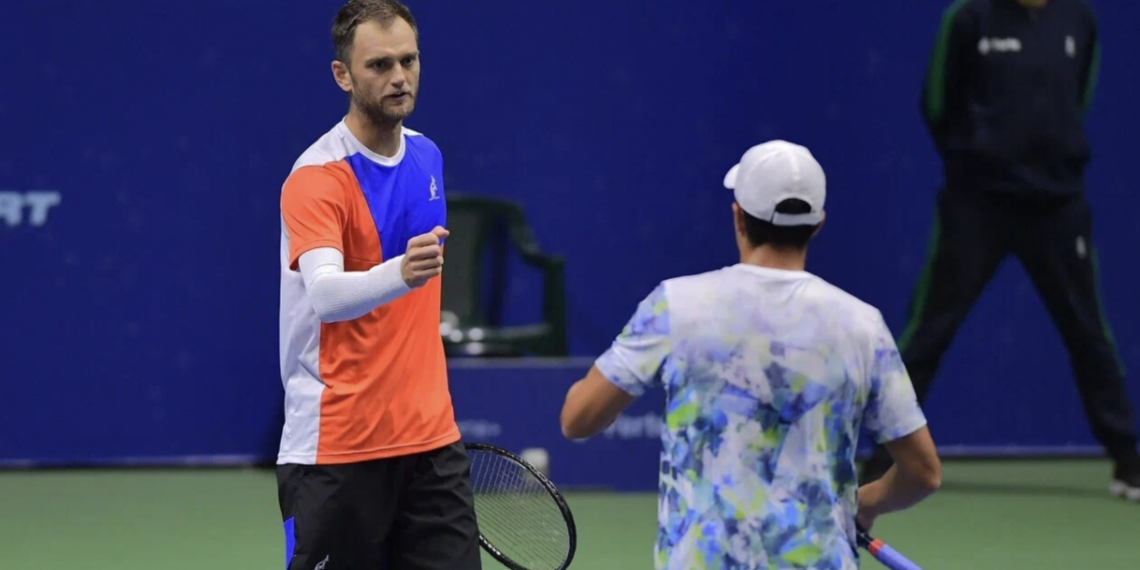 Теннисист Александр Недовесов вышел в полуфинал турнира в Мексике