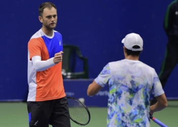 Теннисист Александр Недовесов вышел в полуфинал турнира в Мексике