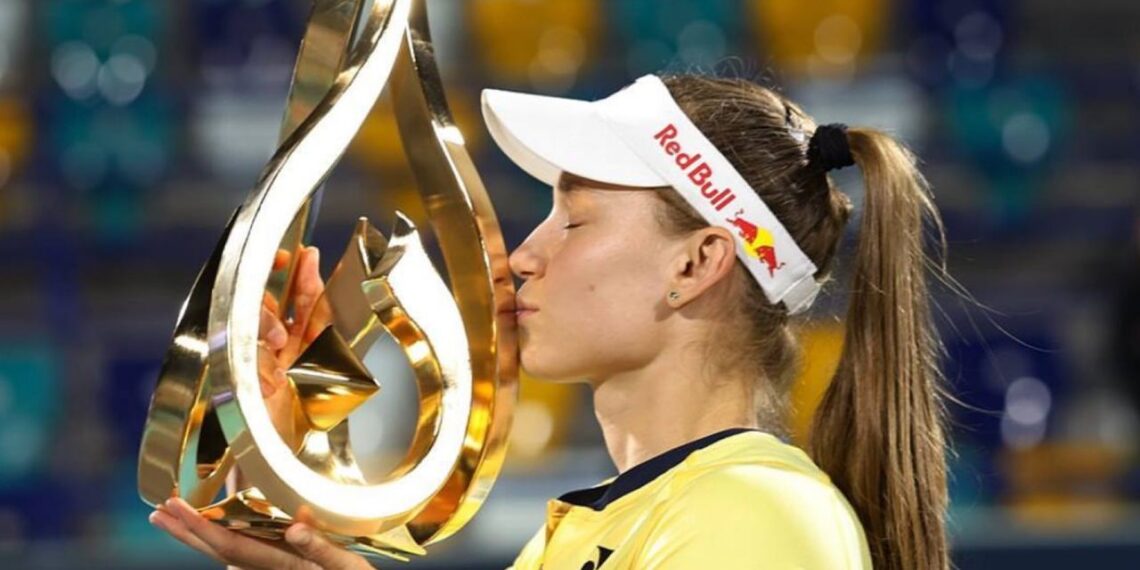 Теннисистка Елена Рыбакина стала чемпионом турнира в Абу-Даби