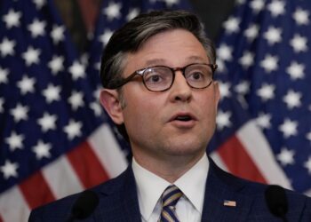 Спикер Палаты представителей США выступил против голосования о помощи Украине