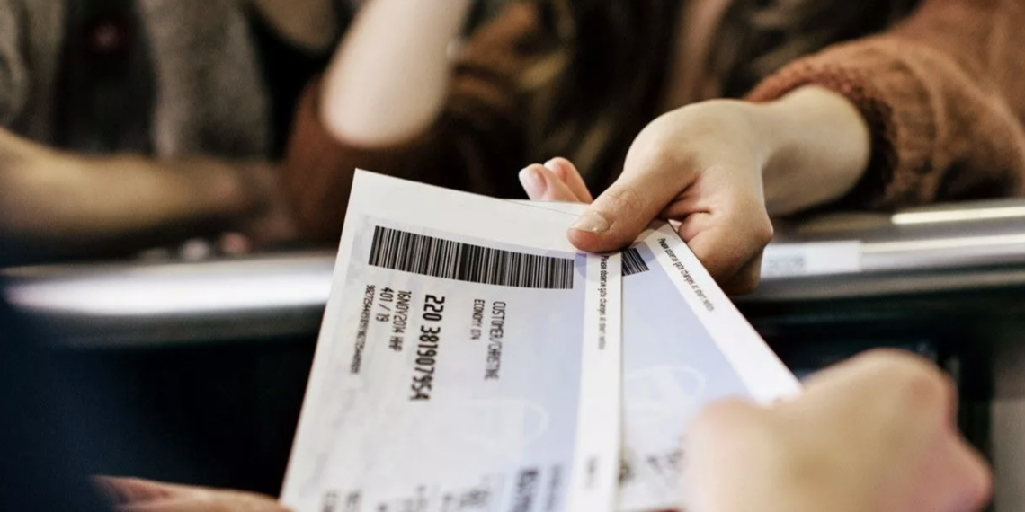 Казахстанским аэропортам поручено повысить уровень сервиса при досмотре пассажиров