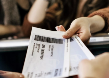 Казахстанским аэропортам поручено повысить уровень сервиса при досмотре пассажиров