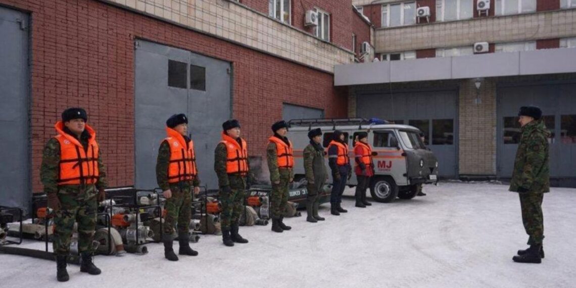 На востоке Казахстана ведутся противопаводковые мероприятия