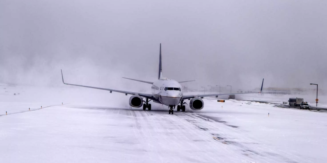 В связи с непогодой в аэропорту Астаны отменены 15 авиарейсов