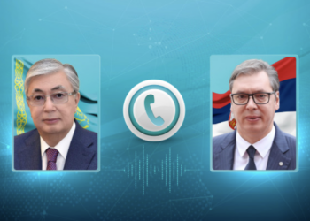 Глава государства провел телефонный разговор с Президентом Сербии