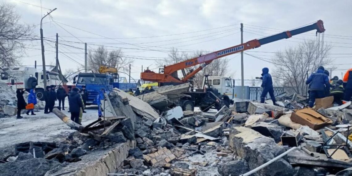 В Темиртау произошел взрыв газа с обрушением здания