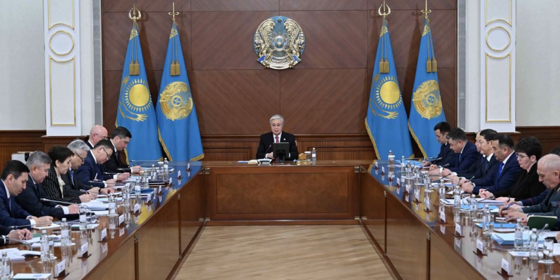 Глава государства поручил новому правительству Казахстана повысить рост экономики