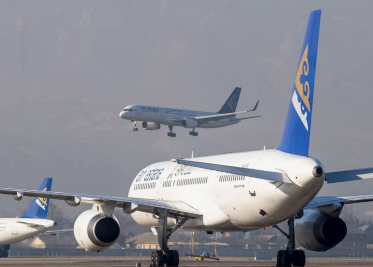 Самолет авиаперевозчика Air Astana был вынужден вернуться в аэропорт