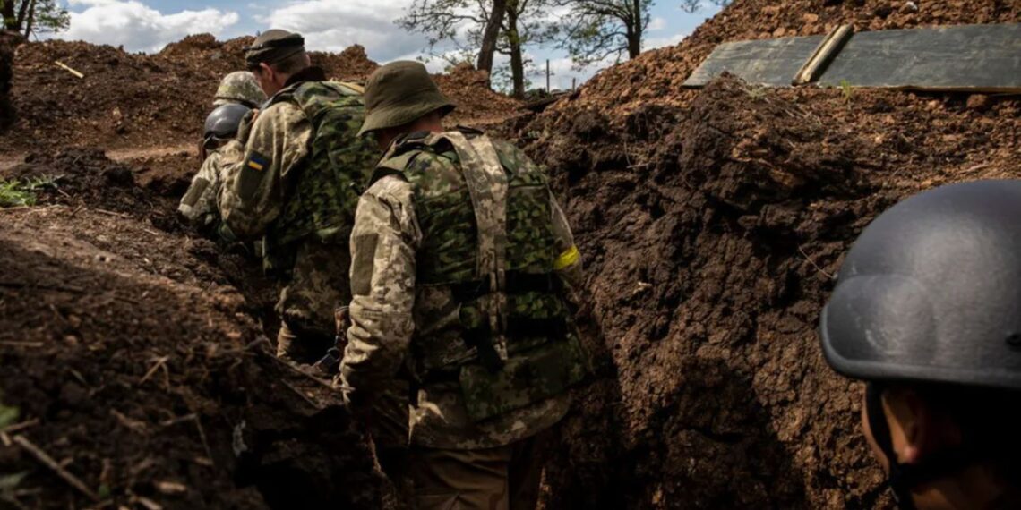 Число сомневающихся в успехе Киева украинцев продолжает расти