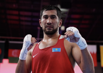 Капитан казахстанской команды по боксу успешно стартовал на турнире в Италии