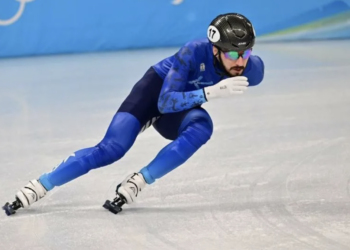 Казахстанец завоевал историческую медаль на чемпионате мира по шорт-треку