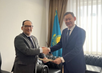 Посол Колумбии вручил копии верительных грамот Первому заместителю министра иностранных дел Казахстана