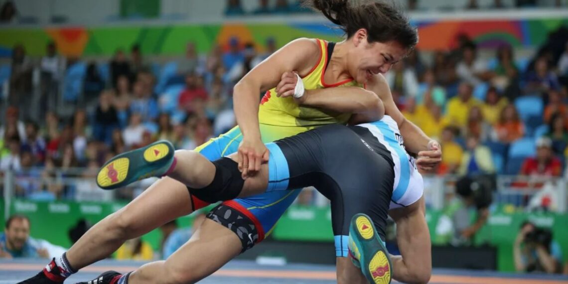 Казахстанские спортсменки завоевали две медали по женской борьбе на турнире в Турции