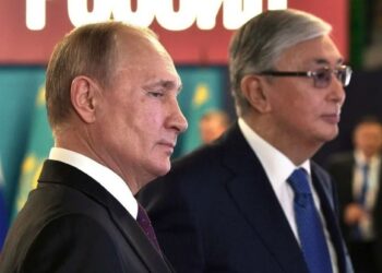 Какую роль играет действующая власть в России для республик Центральной Азии