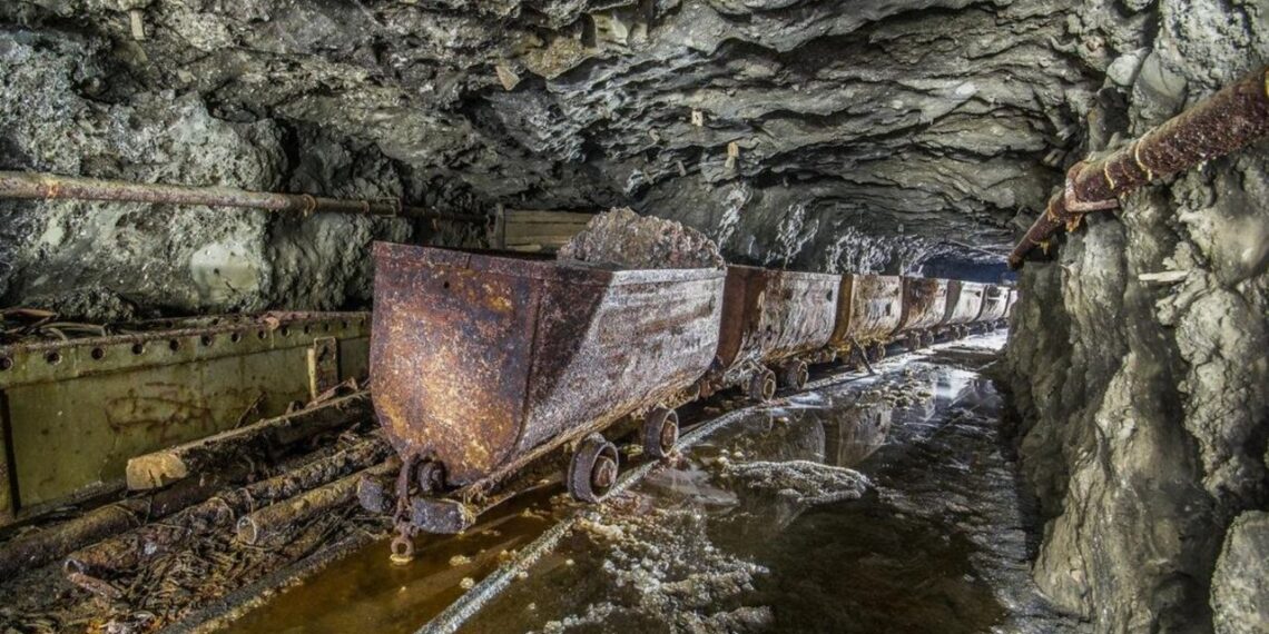 В Казахстане приостановлена работа шахты по добыче свинца