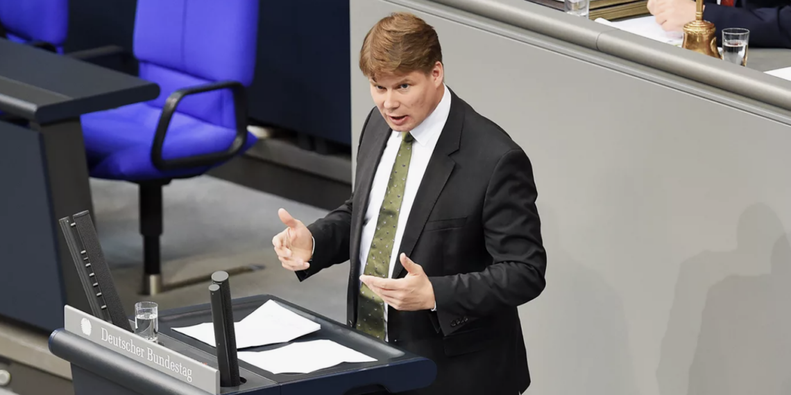 Депутат Бундестага заявил, что поставки оружия Киеву только затянут конфликт