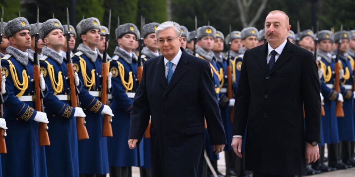 Касым-Жомарт Токаев прибыл с рабочим визитом в Азербайджан
