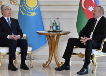 Касым-Жомарт Токаев и Ильхам Алиев провели переговоры в узком формате